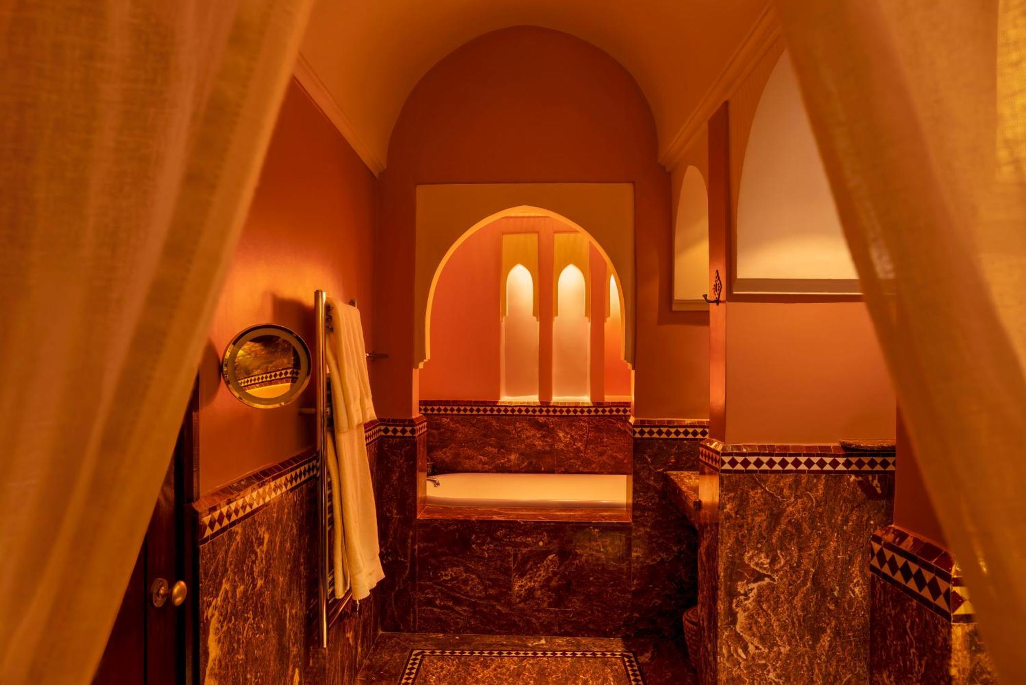 Kasbah Tamadot - Sir Richard Branson'S Moroccan Retreat Asni Buitenkant foto